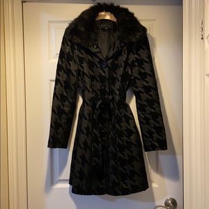 Unique houndstooth pattern coat